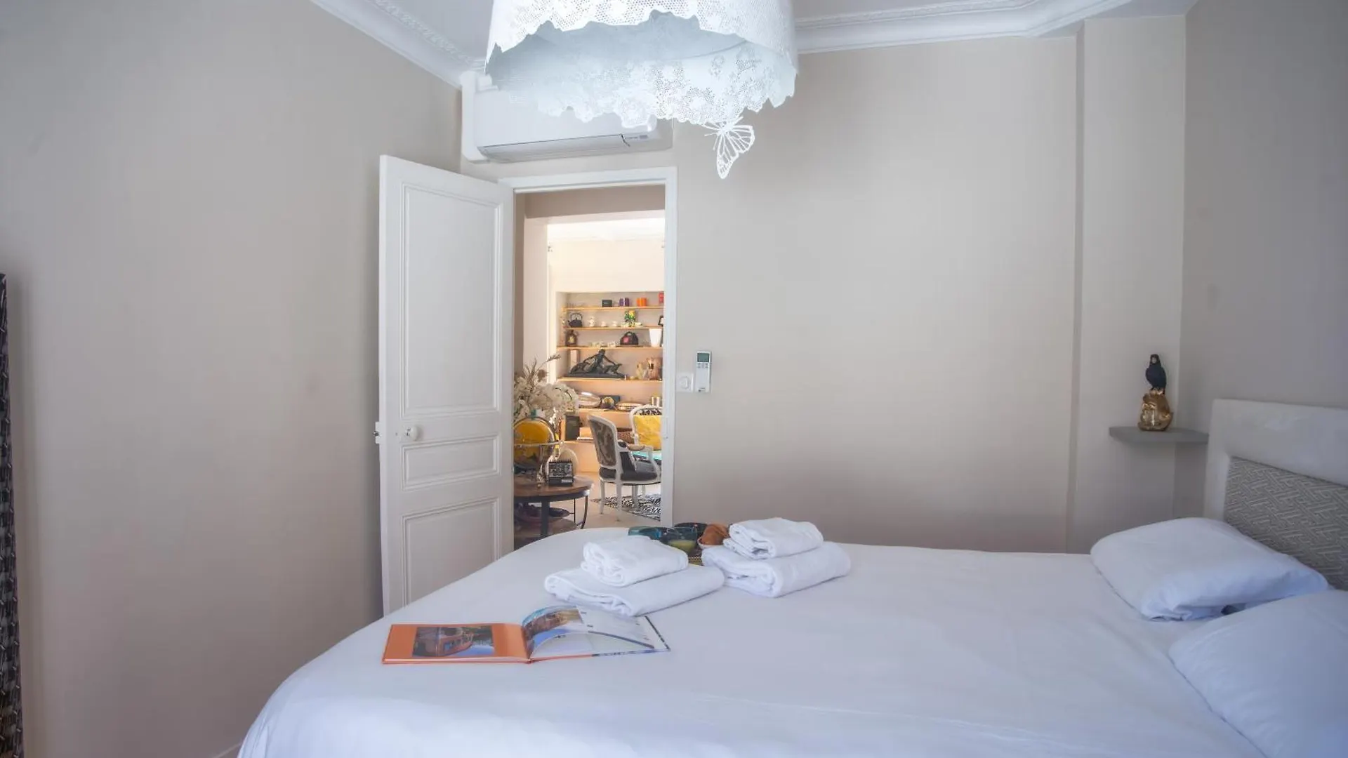 Authentic Nice Apartment - Sunny Terrace - Happy Rentals