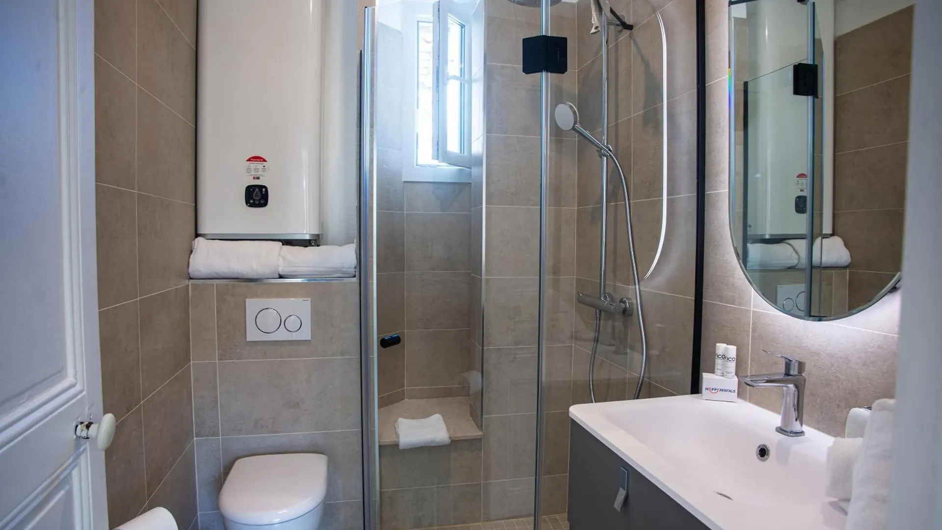 Authentic Nice Apartment - Sunny Terrace - Happy Rentals