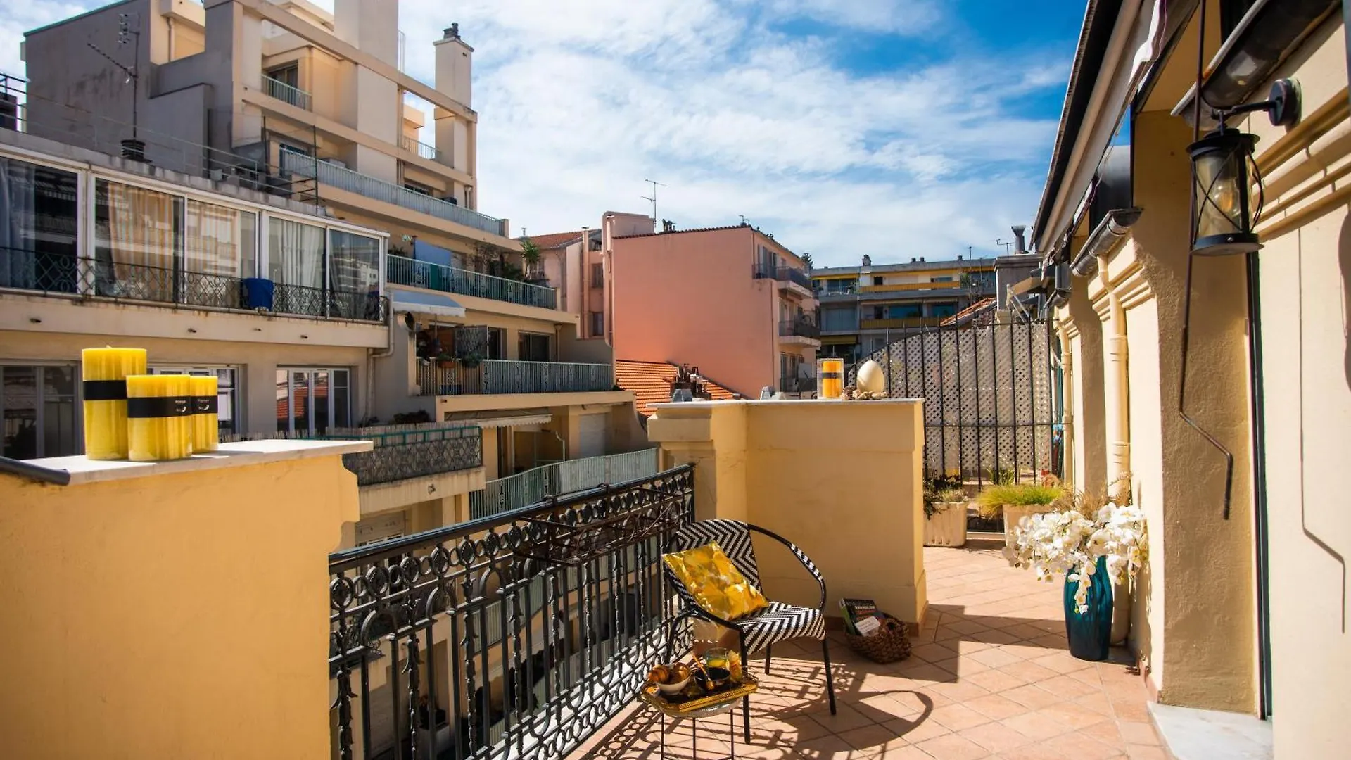 Authentic Nice Apartment - Sunny Terrace - Happy Rentals